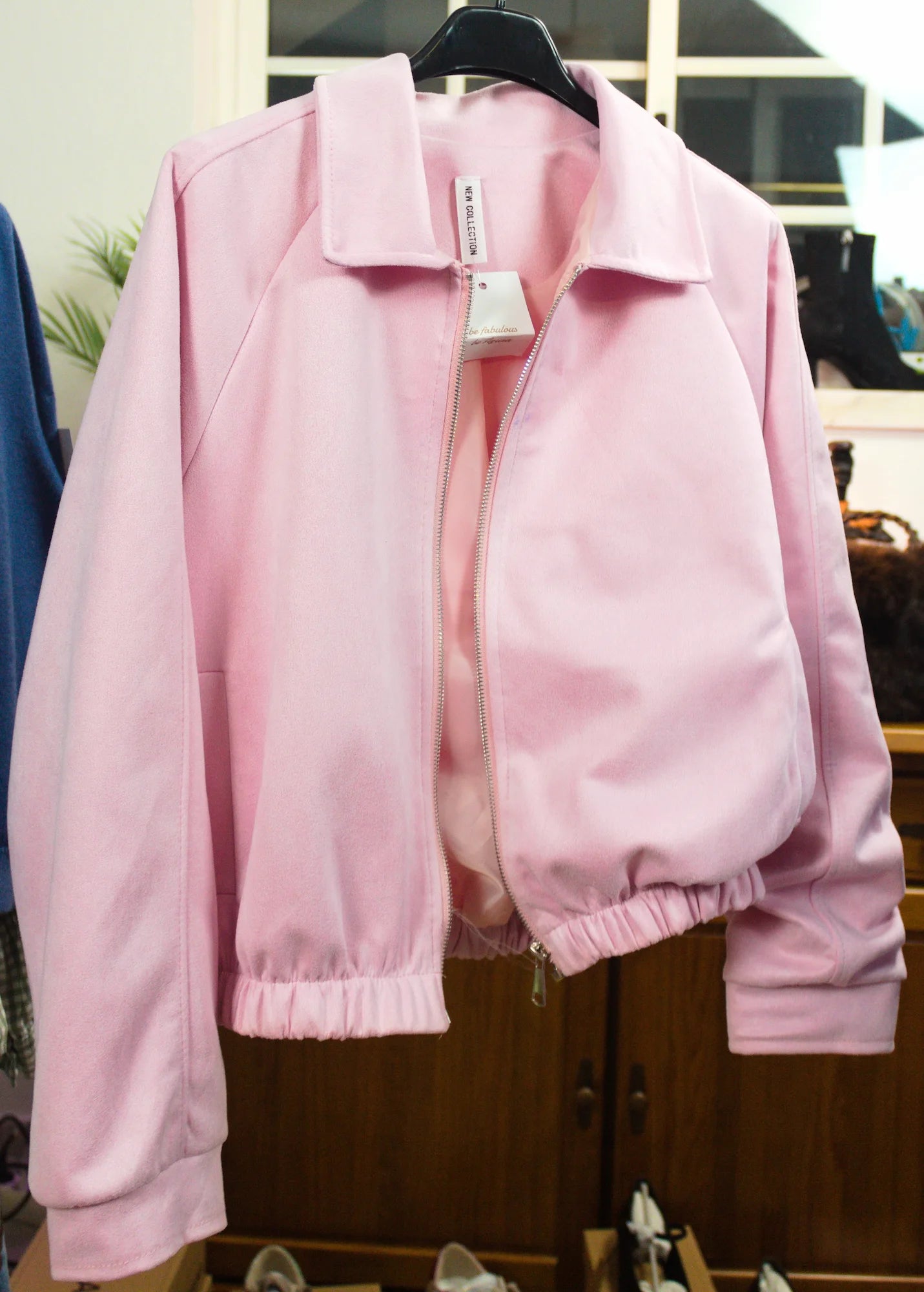 Casaco Bomber Minimalista com Gola – Edição Soft