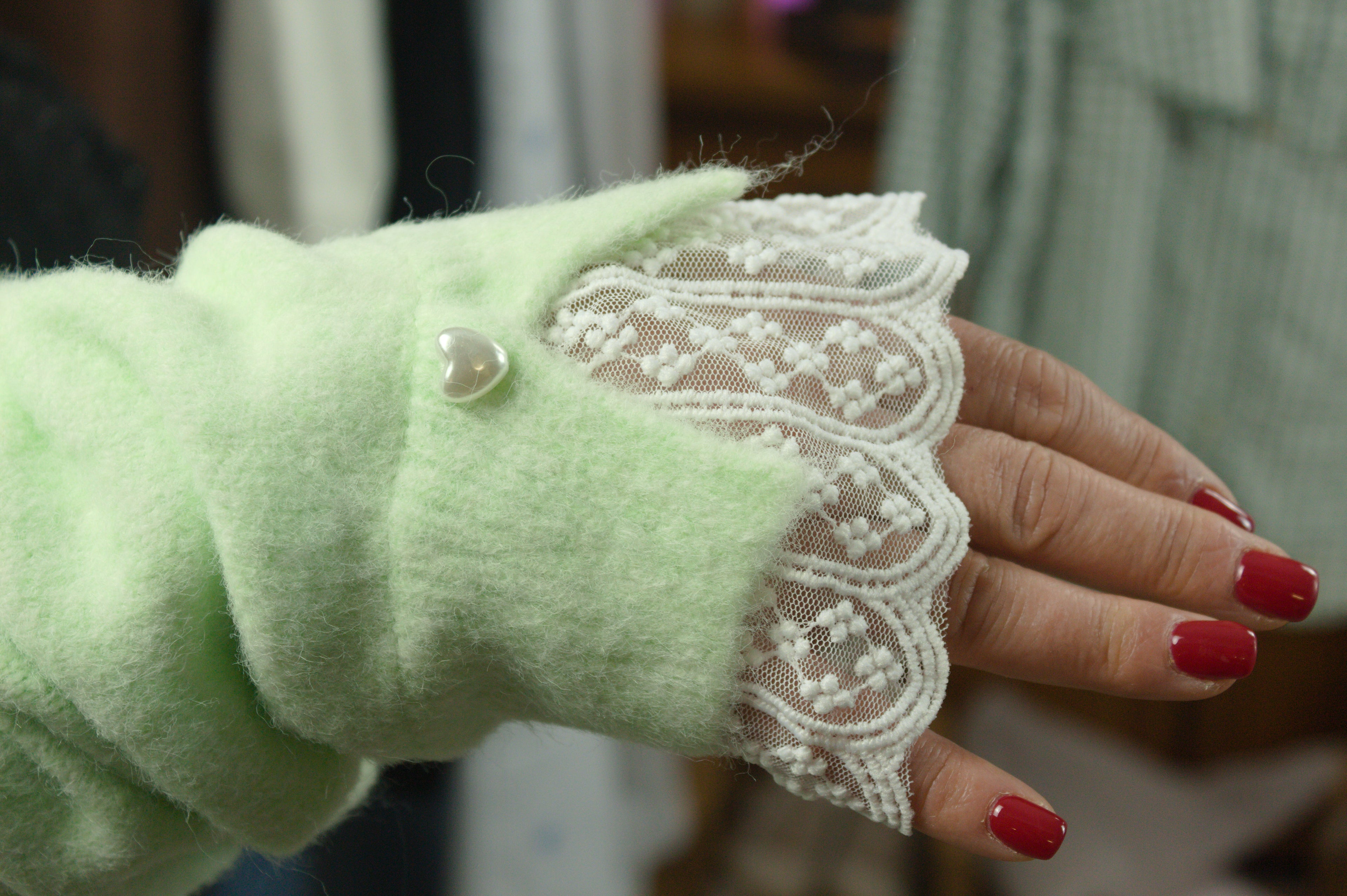 Casaco Soft Mint com Detalhes em Renda