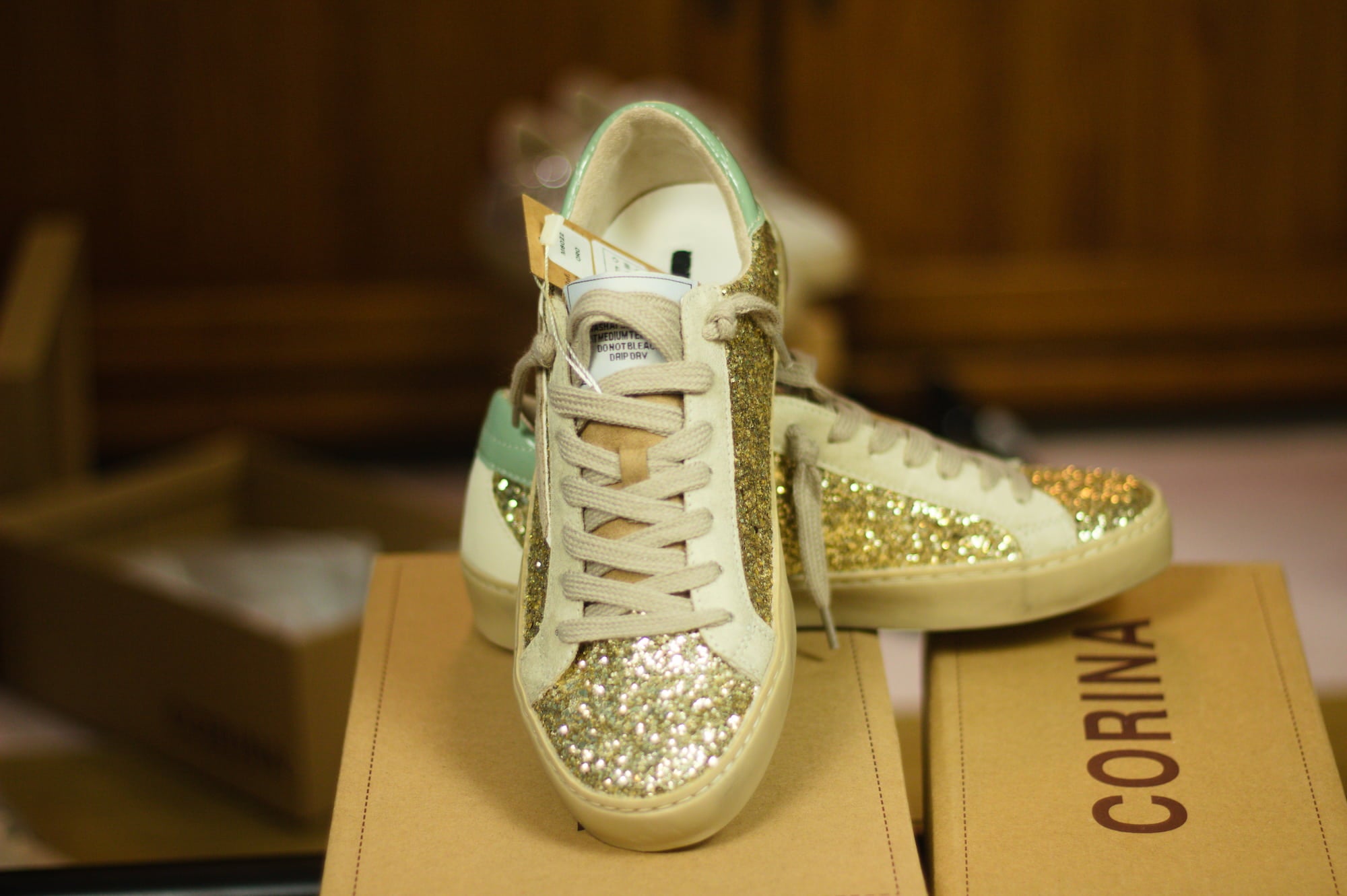 Ténis Sparkle Gold Lightning - Corina