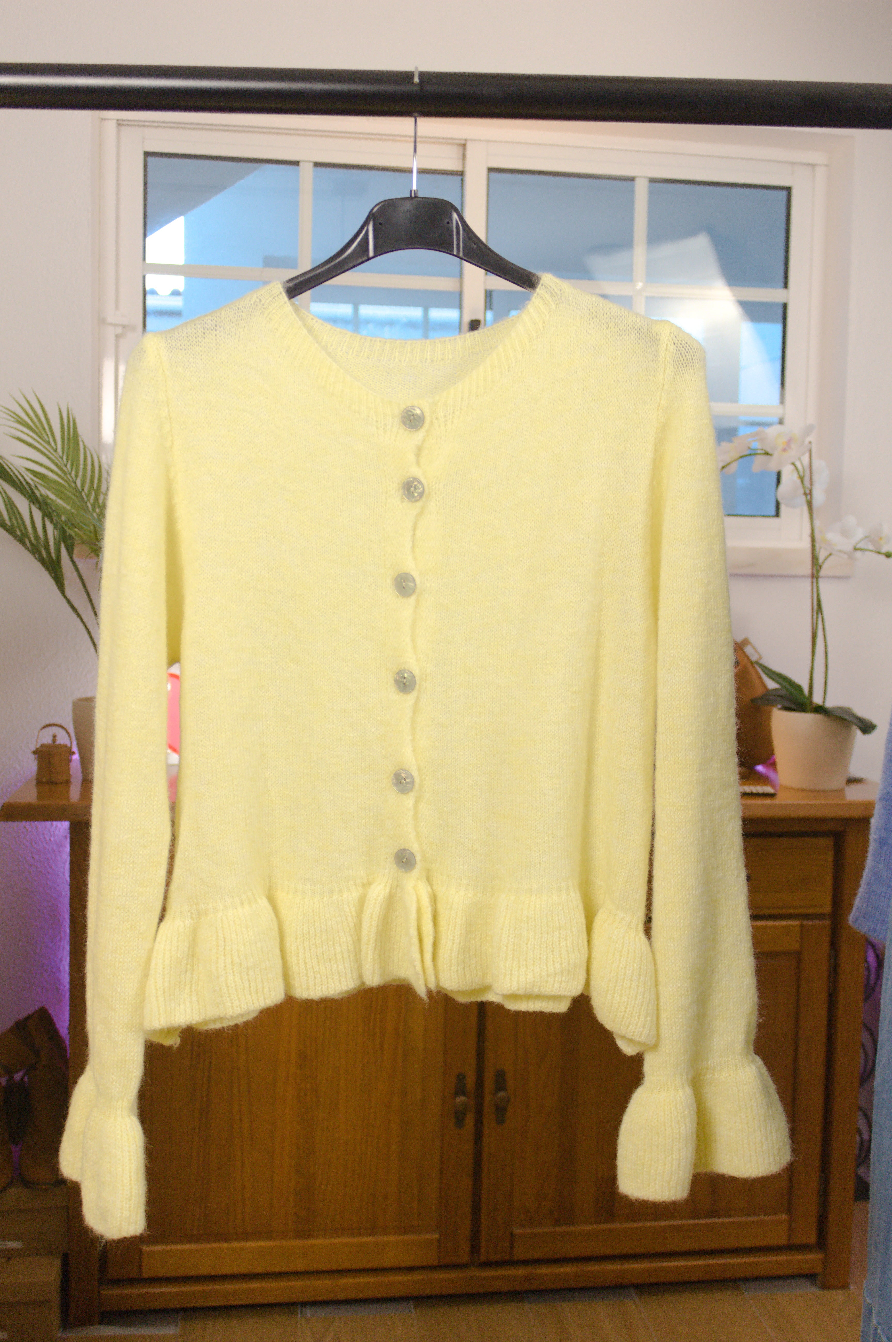 Cardigan Soft Pastel com Folhos – Yellow Sun